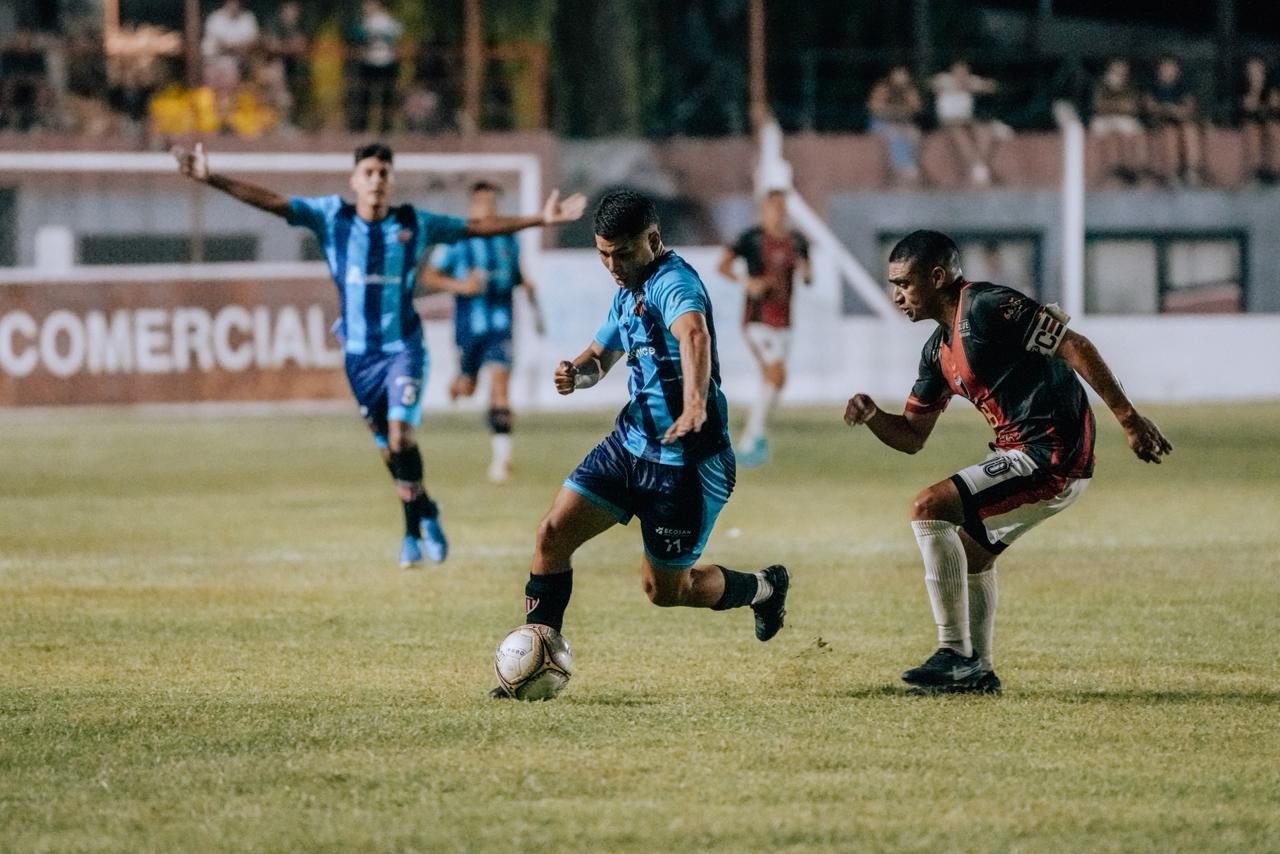 Atlético Escobar hace historia: en Chivilcoy derrotó 3 a 0 a Colón en la primera final de la Bonaerense Norte